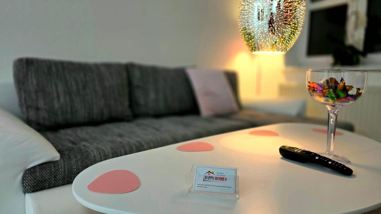 Happy Homes Pink - Up To 5 - Kueche - W-Lan - Netflix - Honig - Badewanne Nidda Bagian luar foto